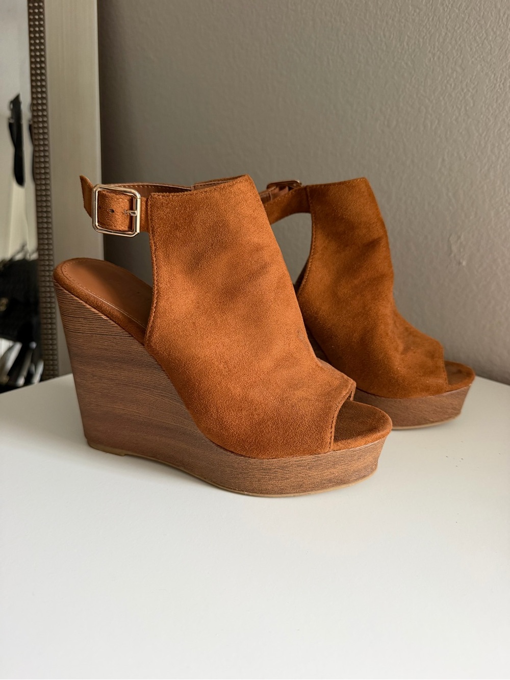 Women's Suede Wedge Peep-Toe Sandals in Rust